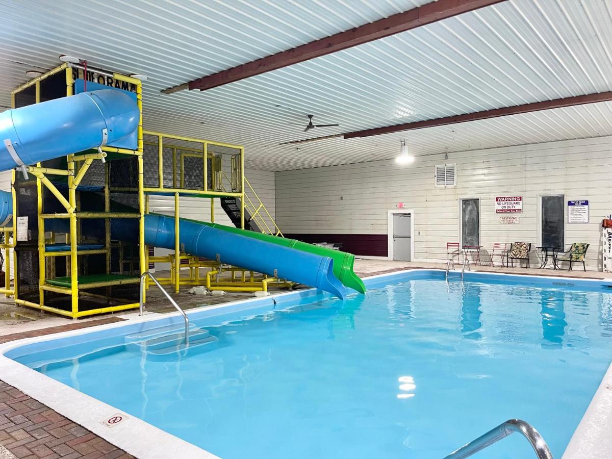 Camp Inn Lodge Oscoda Eksteriør bilde