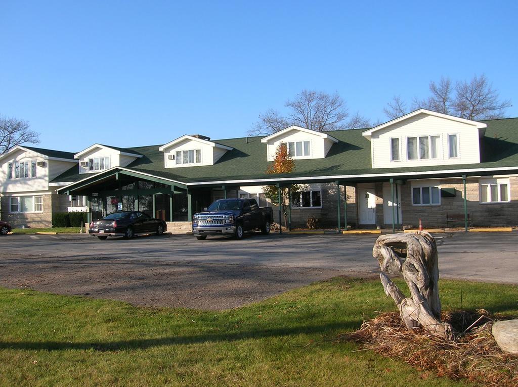 Camp Inn Lodge Oscoda Eksteriør bilde