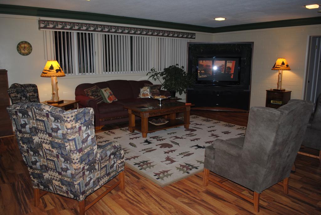 Camp Inn Lodge Oscoda Eksteriør bilde