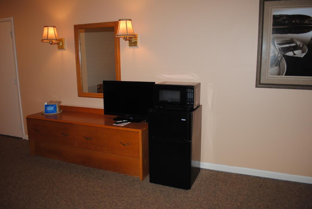 Camp Inn Lodge Oscoda Eksteriør bilde